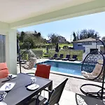 Comfortable With Pool * Buroli