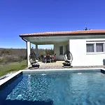 Comfortable With Pool 빌라 *