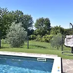 빌라 Comfortable With Pool *