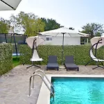 Comfortable With Pool 빌라