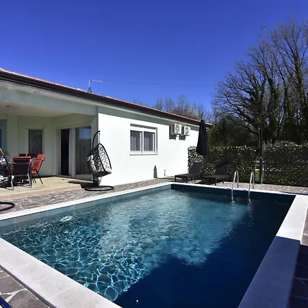 Comfortable With Pool * Buroli