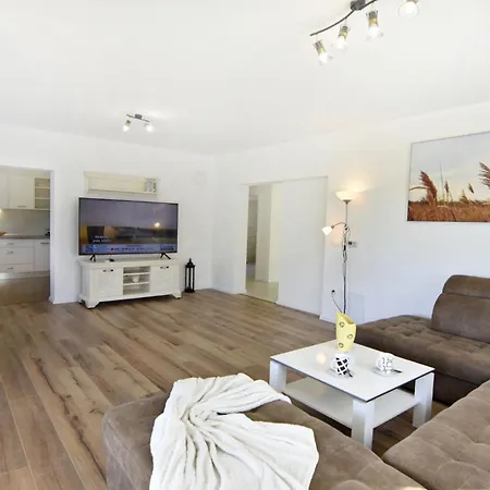 Comfortable With Pool Buroli