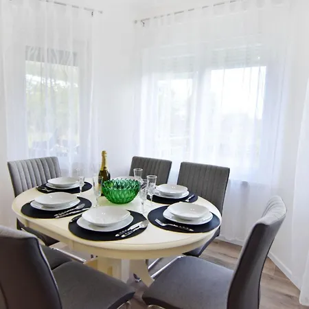 Comfortable With Pool فيلة Buroli