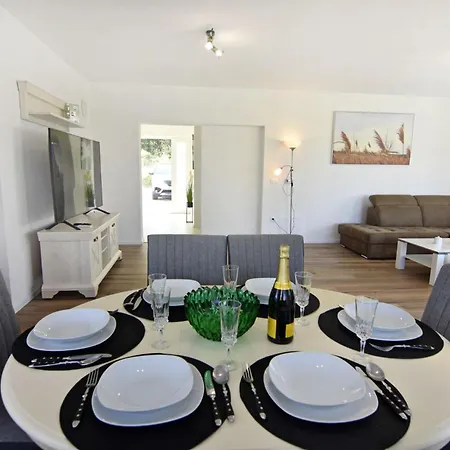 Comfortable With Pool Villa