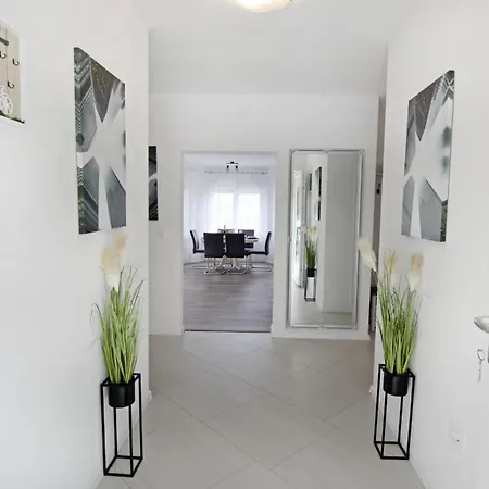 Comfortable With Pool * Buroli