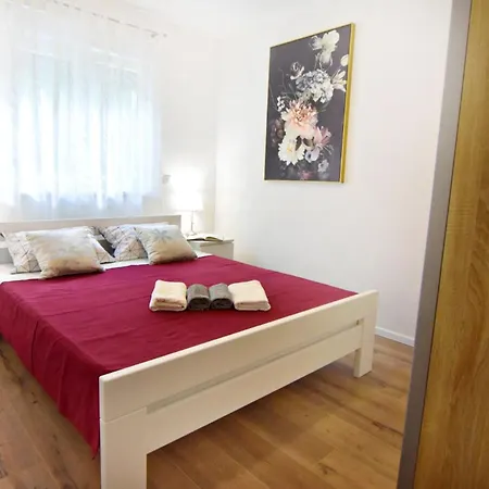 Comfortable With Pool Buroli