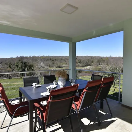 Comfortable With Pool *