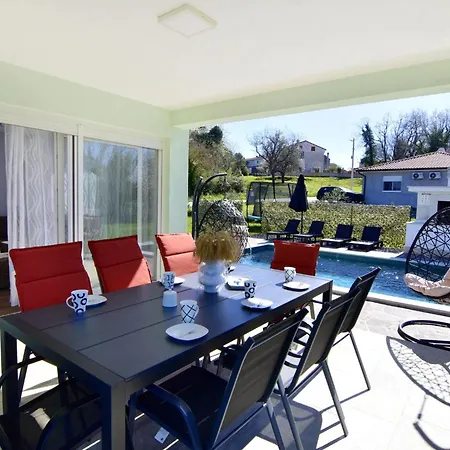 Comfortable With Pool Villa Buroli