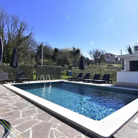 فيلة Comfortable With Pool *