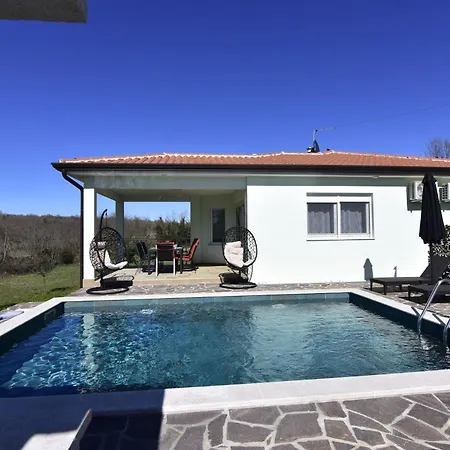 Comfortable With Pool *