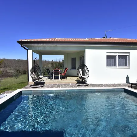 Comfortable With Pool * Buroli