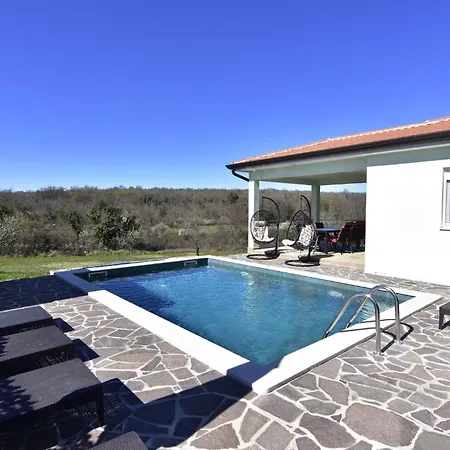 Comfortable With Pool Villa *