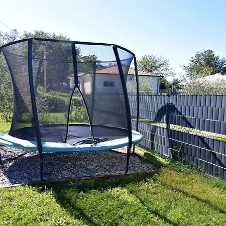 Villa Comfortable With Pool Buroli