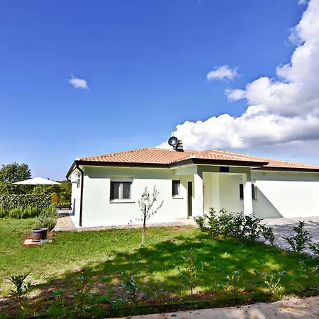 Comfortable With Pool Villa *