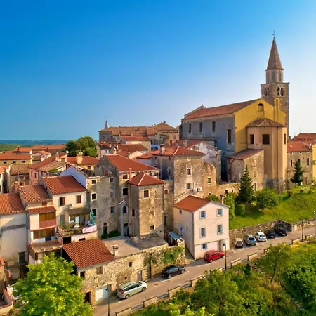 Comfortable With Pool *