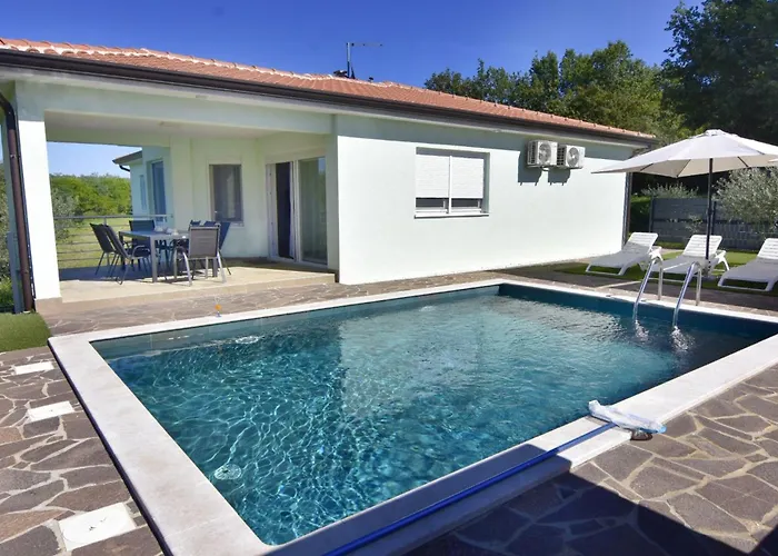 Comfortable With Pool *