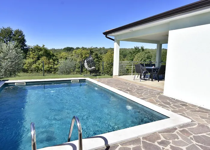 Comfortable With Pool *