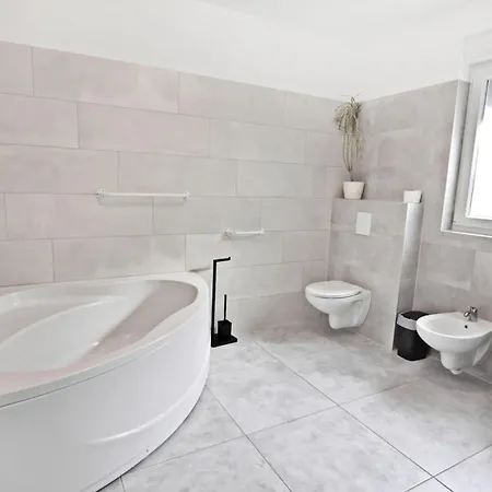 Comfortable With Pool Βίλα *