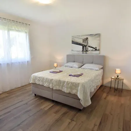 Βίλα Comfortable With Pool *