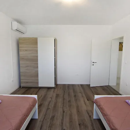 Comfortable With Pool * Buroli