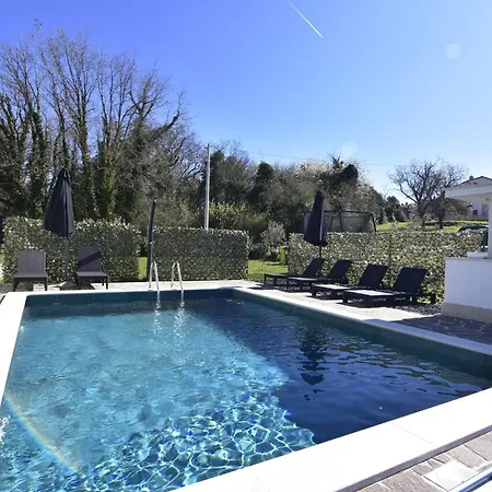 Villa Comfortable With Pool *