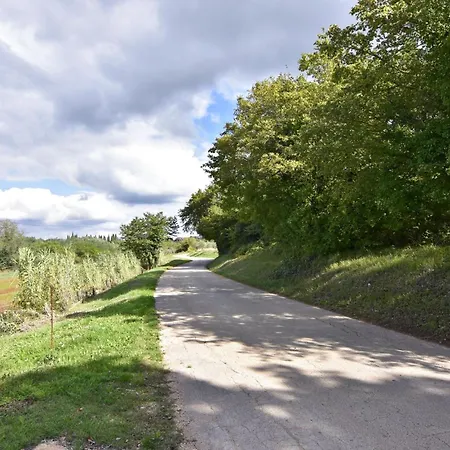 Comfortable With Pool Buroli