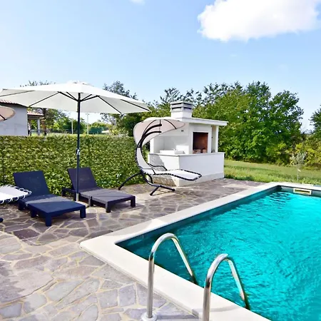 Comfortable With Pool Villa Buroli